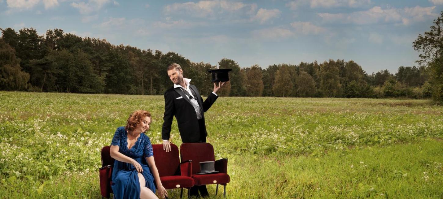 Den kongelige sommerballet i Rebild Bakker