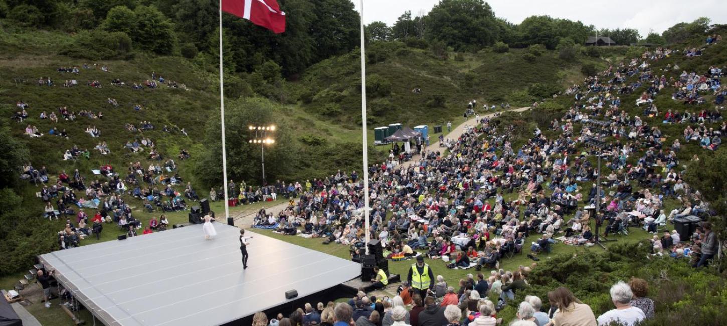 Den kongelige sommerballet i Rebild Bakker Event