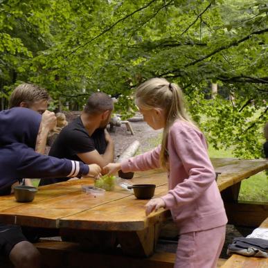 Familie hygge på Naturlegepladsen, Røverknolden i Rold Skov