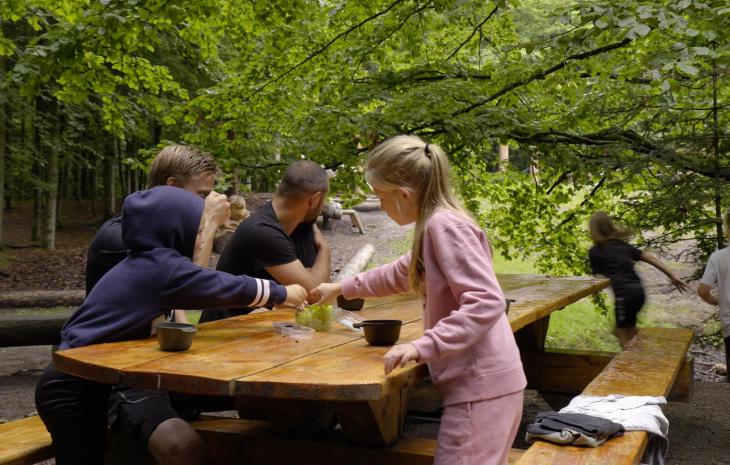 Familie hygge på Naturlegepladsen, Røverknolden i Rold Skov